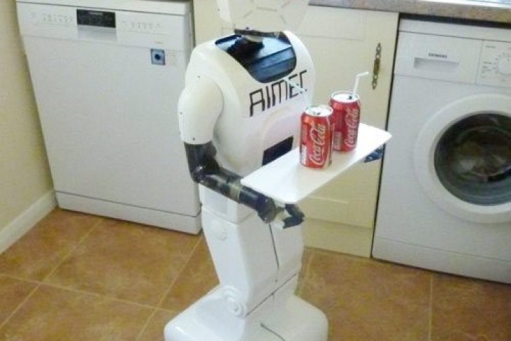 Robot- trợ thủ đắc lực để chia sẻ công việc trong cuộc chiến chống Covid-19